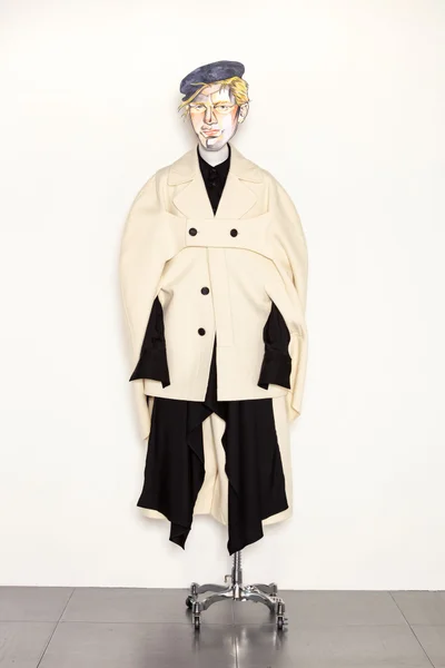 Look 3